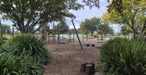 Napier House | Parkview Retreat- 3 Bedrooms and 3 Bathrooms