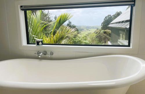 Matakana House | Matakana Retreat - Luxury Off Grid Lodge in Nature
