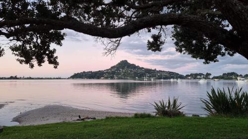 Tairua House | Kingfisher Lodge Waterfront Retreat