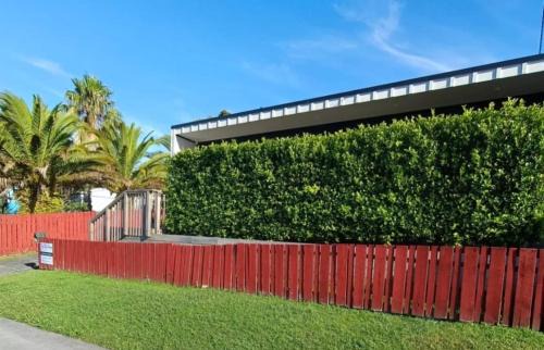 Snells Beach House | The Tiny Abode