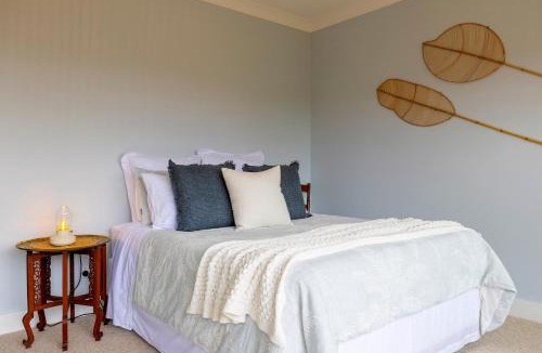 Taupo House | Acacia Bay Secret