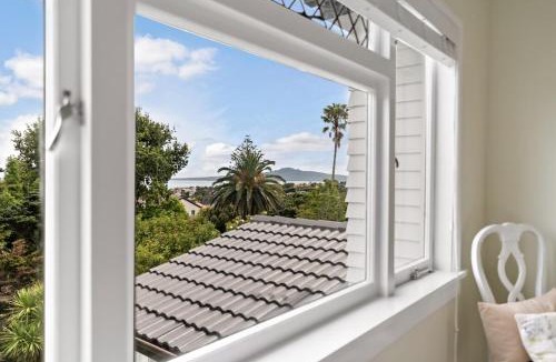 Mission Bay Villa | The Rose Cottage by Homello
