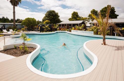 Waitakaruru Resort | Tasman Holiday Parks - Miranda
