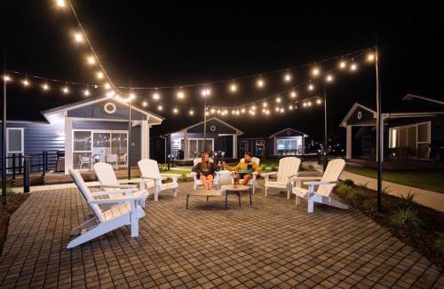 Waitakaruru Resort | Tasman Holiday Parks - Miranda