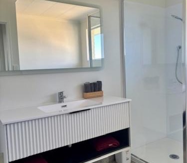 New Plymouth Hotel | Parkside Motel and Apartments