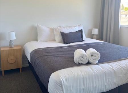 New Plymouth Hotel | Parkside Motel and Apartments