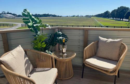 New Plymouth Hotel | Parkside Motel and Apartments
