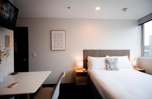 Auckland Central Business District Apartment | City Studio with Parking & Views