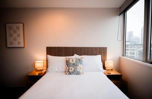 Auckland Central Business District Apartment | City Studio with Parking & Views