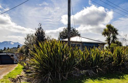 Rangataua House | Oroua Cottage - Rangataua Bach