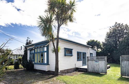 Rangataua House | Oroua Cottage - Rangataua Bach