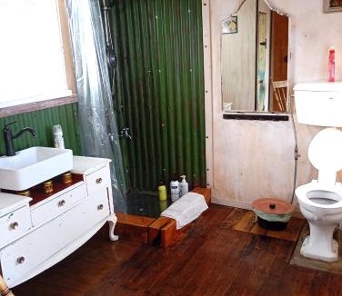 Takaka Other | Cosy Caravan