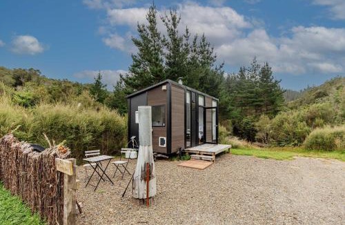 Shannon House | Te Paki Dam View X by Tiny Away