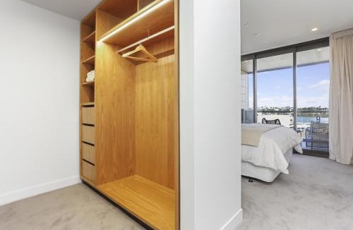 Auckland Central Business District Apartment | Beaumont Living 2BR Waterfront Wynyard Apartment