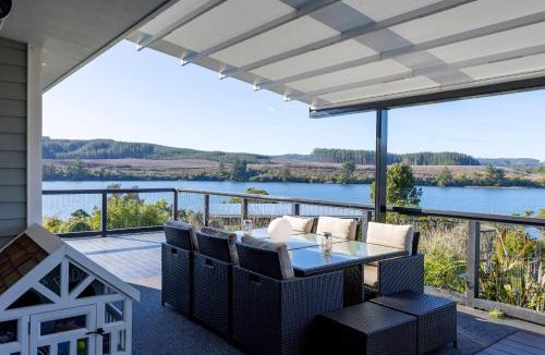 Mangakino House | Luxury Lake House Retreat