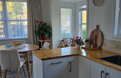 Waihi Bed & Breakfast | Happy Space
