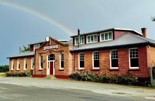 Mossburn Hotel | Mossburn Railway Hotel
