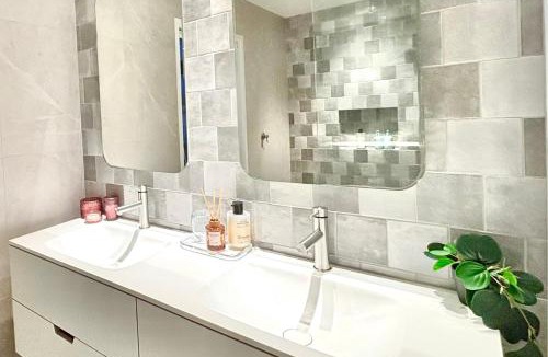 Mount Maunganui House | Deluxe Downtown Mount Maunganui