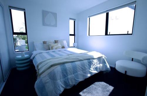 Riccarton Apartment | Christchurch Riccarton Brandnew Townhouse - Near Westfield Mall - Free Parking & Kitchen