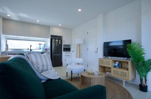Riccarton Apartment | Christchurch Riccarton Brandnew Townhouse - Near Westfield Mall - Free Parking & Kitchen
