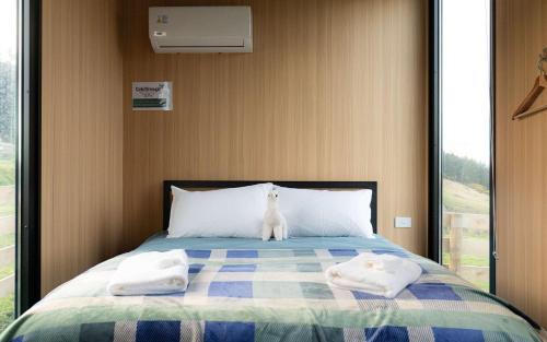 Surat Bay House | Bruce Farm Alpaca Cabin 3 by Tiny Away