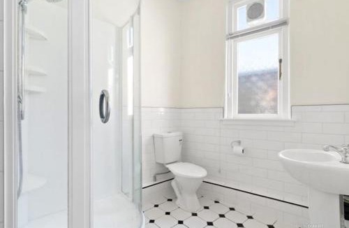 Wellington House | Best room near the stadium, train station, & parliament precinct