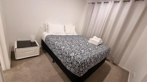 Auckland Villa | Entire Modern 2-Bedroom Townhouse -10 min to Airport & Sylvia Park