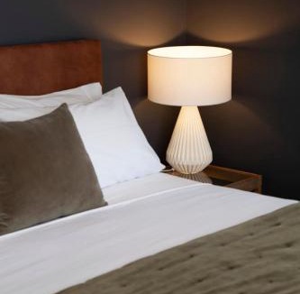 Blenheim Apartment | The Kings Domain, DUCHESS - Luxurious townhouse in the CBD!