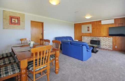 Whiritoa House | Sea & Mountain Views Retreat on Rosemary Farm
