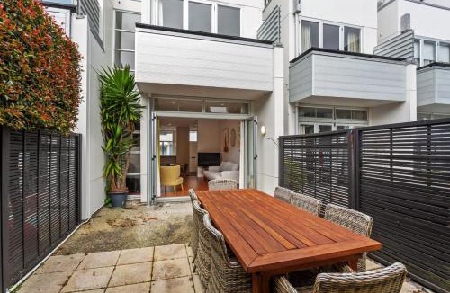 Auckland Central Business District House | QV Stays Modern Spacious Multi-Level Townhouse
