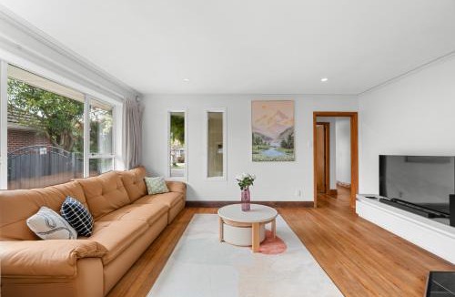Burnside Villa | Peaceful four bedroom holiday house near airport