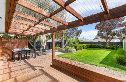 Burnside Villa | Peaceful four bedroom holiday house near airport