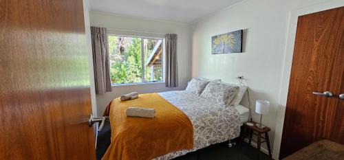 Pakawau House | Soggy Bottom Farm House, Sea views and peacocks