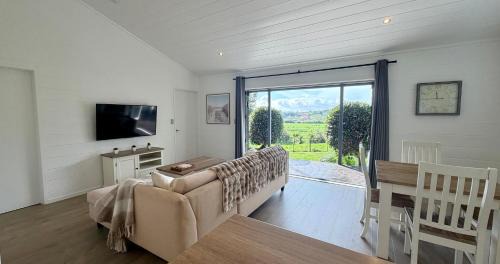 Wairoa House | Hideaway Cottage, Tauranga, so close to Bethlehem & Mount Maunganui