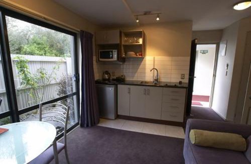 Riccarton Hotel | Athena Motel