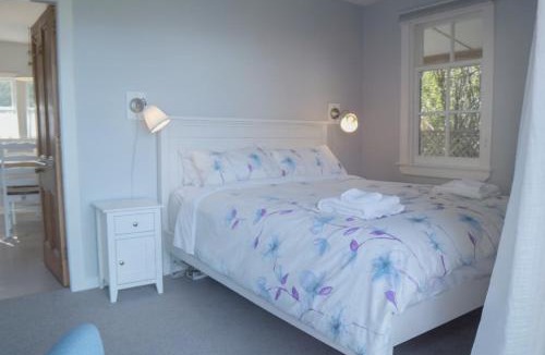 Duvauchelle Bed & Breakfast | Twin Gullies