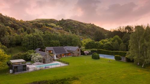 Arrowtown House | Wharenui Holiday Home by MajorDomo
