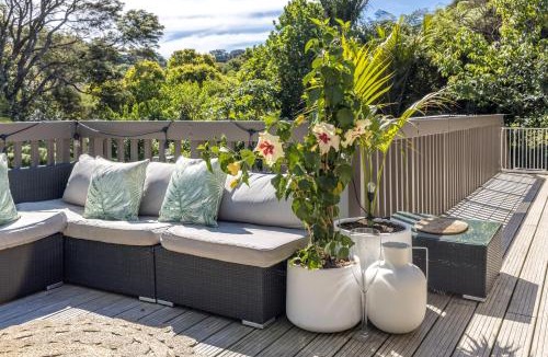 Ostend House | Blissful on Bay by Waiheke Pure