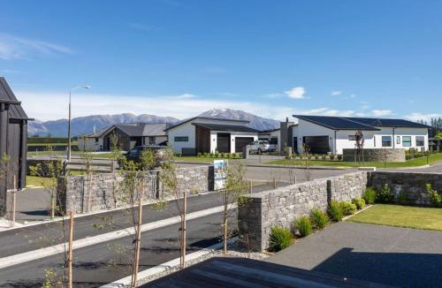 Methven House | Racecourse Retreat 3 Bedrooms 3 Ensuites!