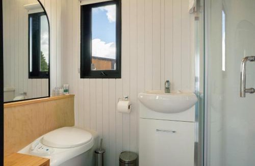 Kawaha Point House | Aorangi Peak Cabins 10 by Tiny Away