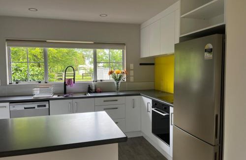 Waikato District Villa | Greenhill Country Stay - Private Pool & Hot Spa Pool & Fireplace