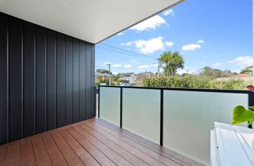 Mount Albert Apartment | Bright Home Travel Service at Mt Albert