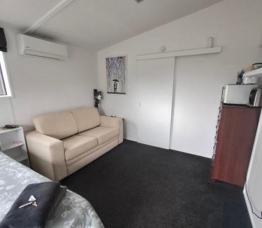Te Kauwhata House | Shambala