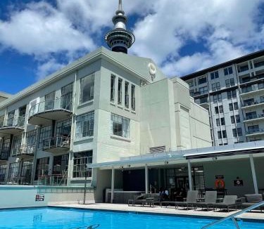 Auckland Central Business District Apartment | Auckland city hotel with pool