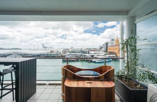 Auckland Central Business District Apartment | Princes Wharf - Spectacular Couple Getaway