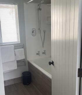 Merivale Hotel | The Elmwood Motel