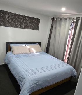 Halswell House | Luxury Family Friendly 4 Bed in Wigram
