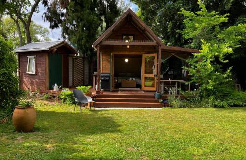 Motueka House | RIMU CABIN 16min drive to Kaiteriteri Beach