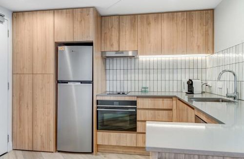 Takapuna Apartment | Stunning Style Carpark Tennis 9th Floor