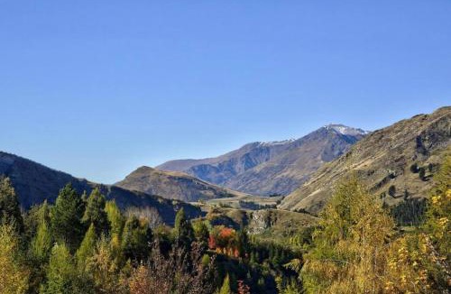 Arthur's Point Apartment | Mara Apartment at the base of Coronet Peak